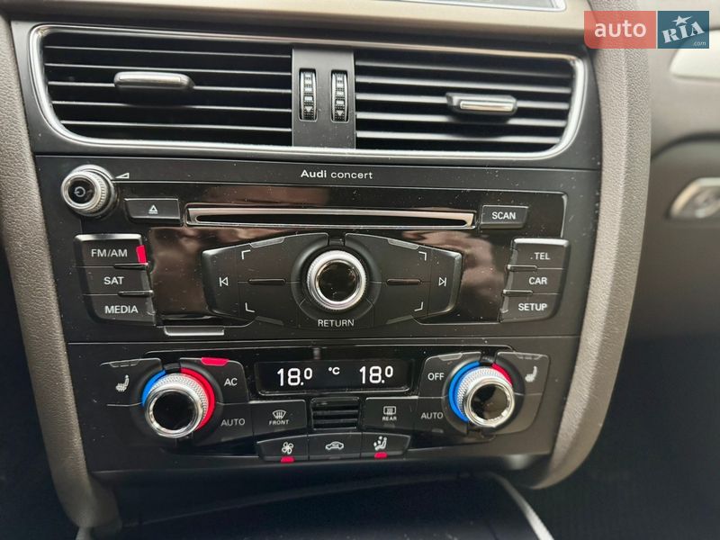 Седан Audi A4 2013 в Львове