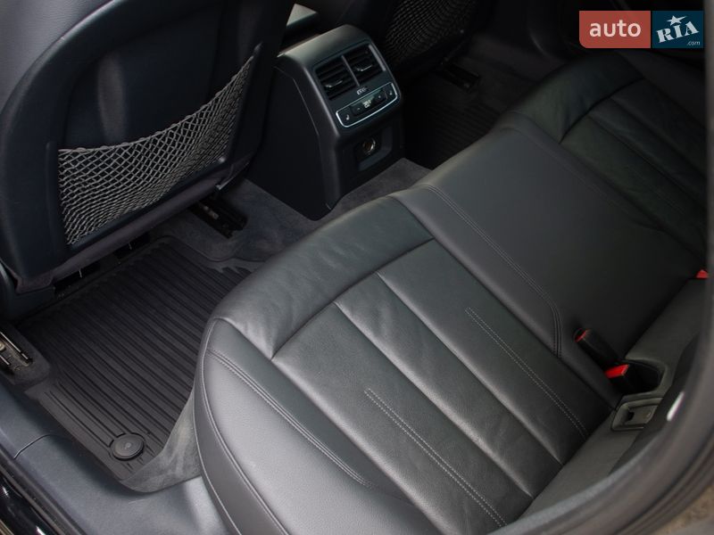 Седан Audi A4 2015 в Черкассах
