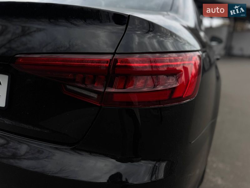Седан Audi A4 2016 в Киеве