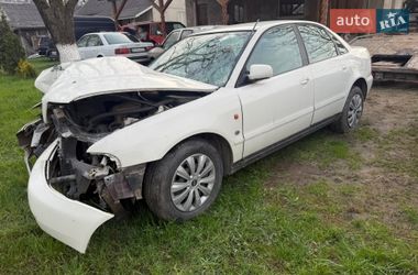 Седан Audi A4 1996 в Тячеві