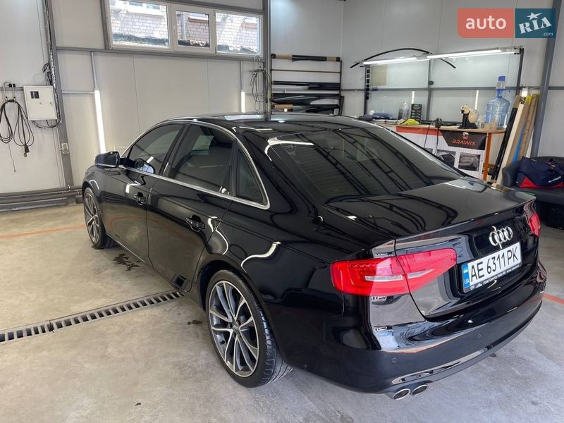 Седан Audi A4 2014 в Днепре
