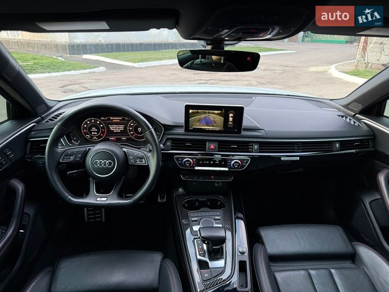 Седан Audi A4 2018 в Рівному