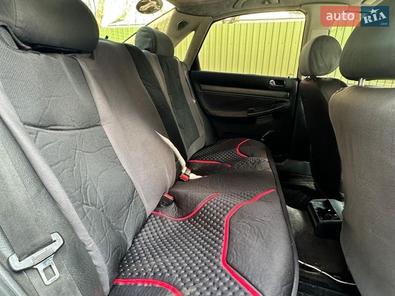 Седан Audi A4 1996 в Березному
