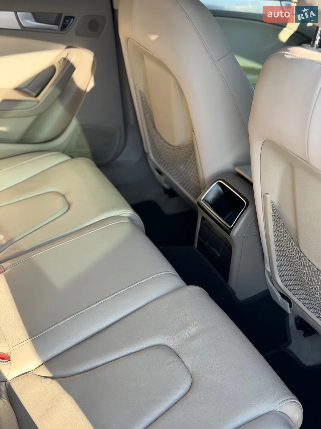 2010 Audi A4 - мініатюра 18