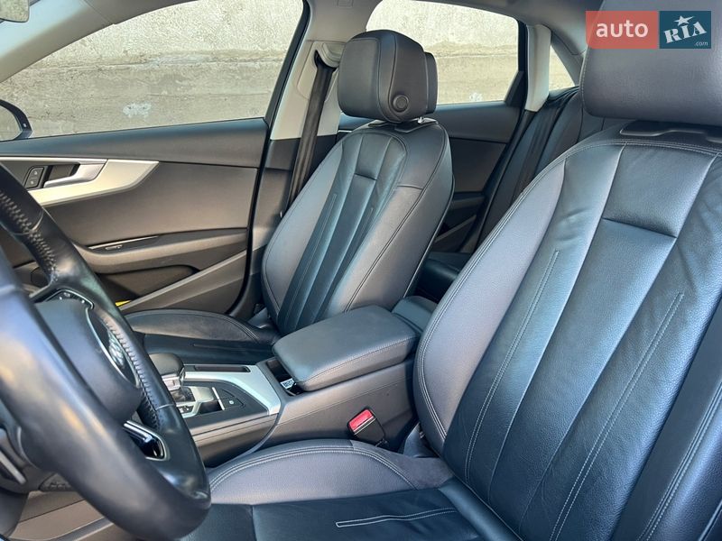Седан Audi A4 2017 в Киеве