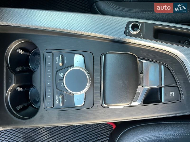 Седан Audi A4 2017 в Киеве