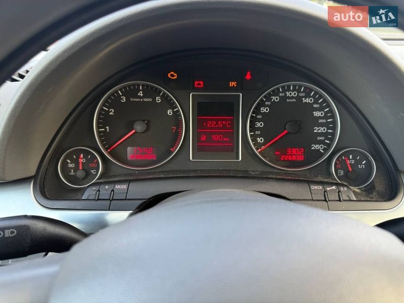 Седан Audi A4 2005 в Семеновке
