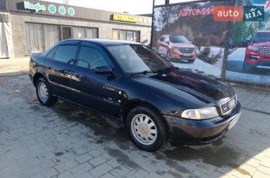 Седан Audi A4 1995 в Рахові