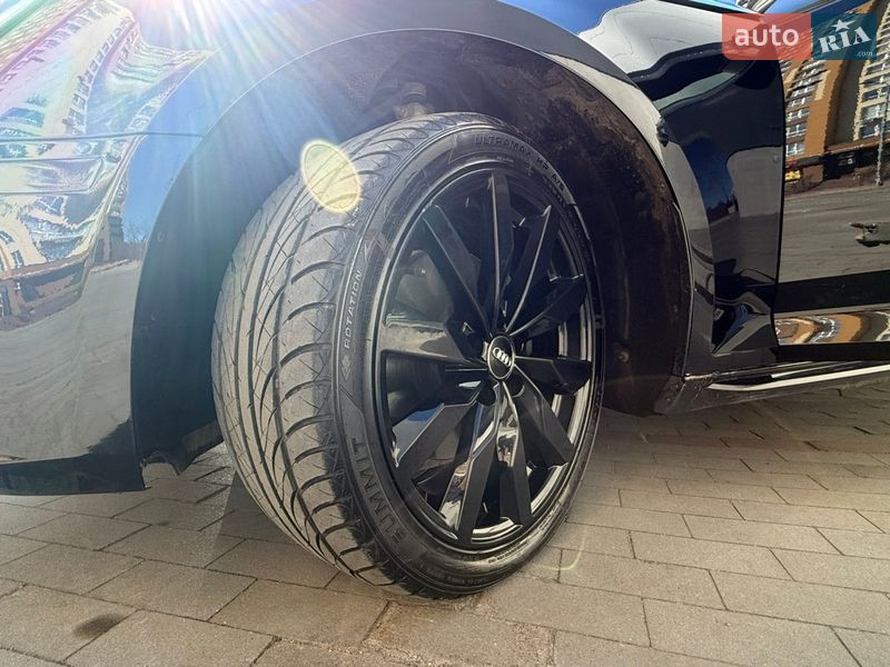 Седан Audi A4 2018 в Києві