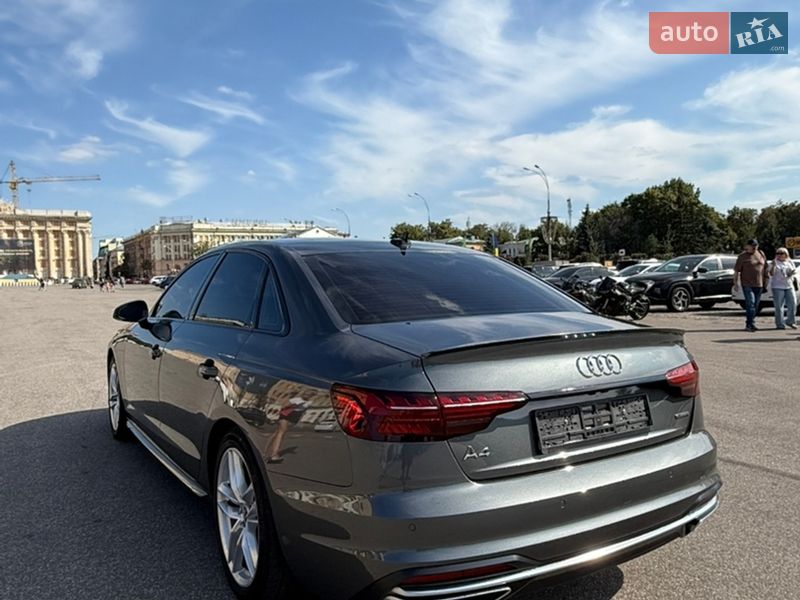 Седан Audi A4 2023 в Харкові