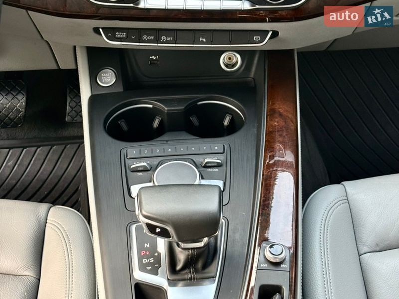 Седан Audi A4 2018 в Сумах