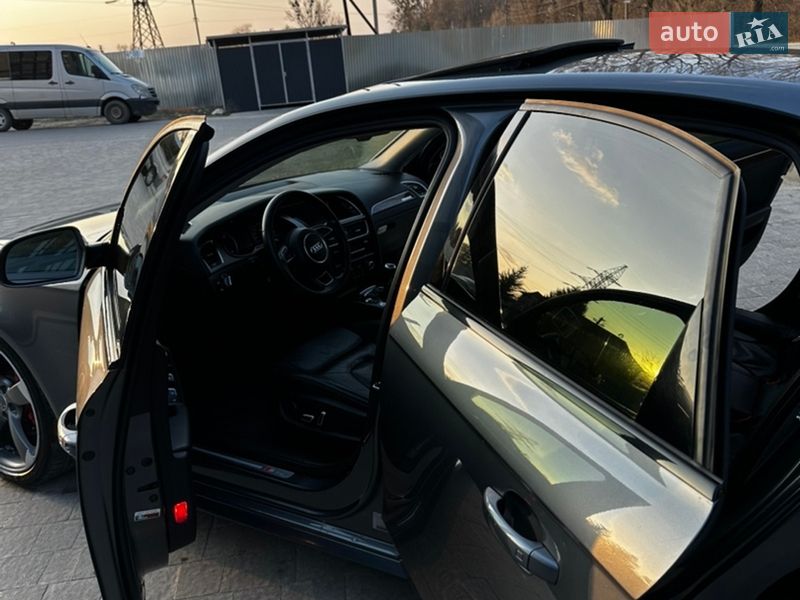 Седан Audi A4 2013 в Новояворовске