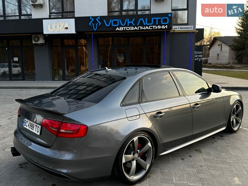 Седан Audi A4 2013 в Новояворовске