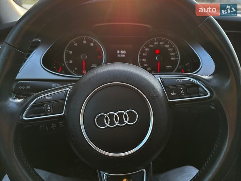 Седан Audi A4 2013 в Новояворовске
