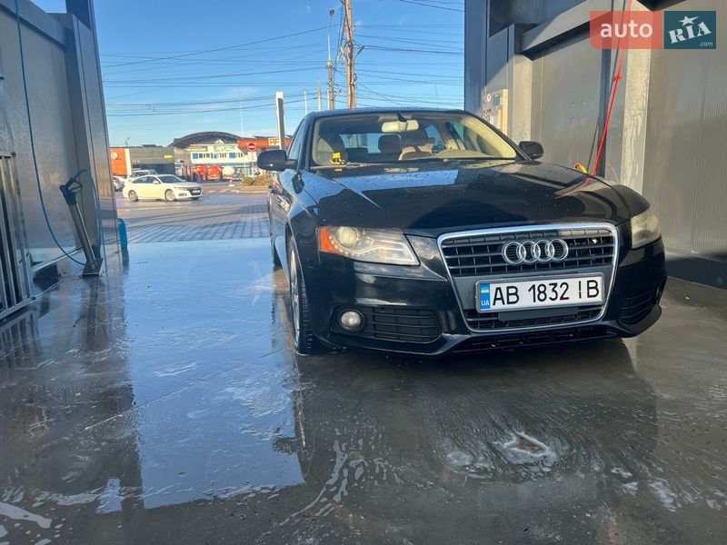 Седан Audi A4 2012 в Житомирі