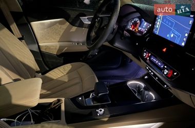 Седан Audi A4 2022 в Киеве