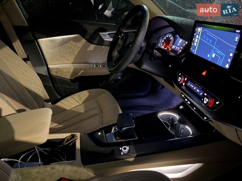 Седан Audi A4 2022 в Киеве