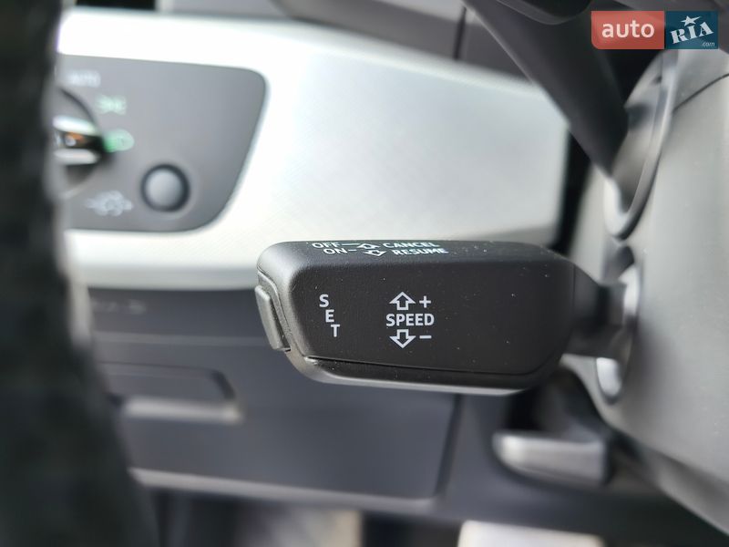 Седан Audi A4 2016 в Днепре