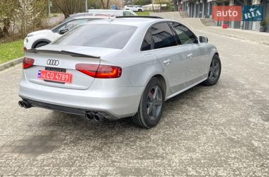 Седан Audi A4 2013 в Новояворовске