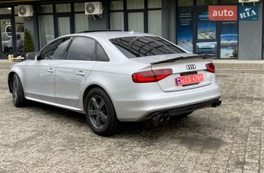 Седан Audi A4 2013 в Новояворовске