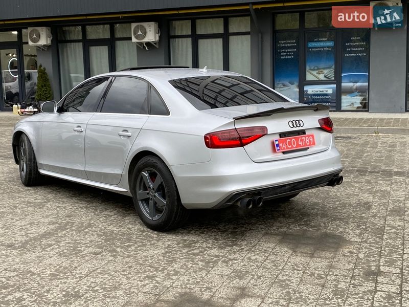 Седан Audi A4 2013 в Новояворовске