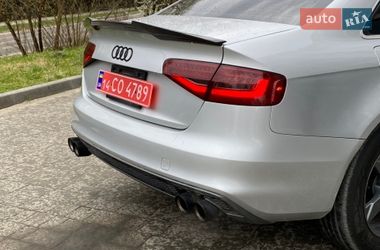 Седан Audi A4 2013 в Новояворовске