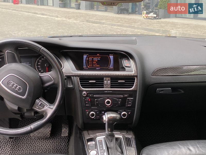 Седан Audi A4 2013 в Новояворовске