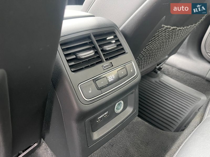 Седан Audi A4 2020 в Днепре