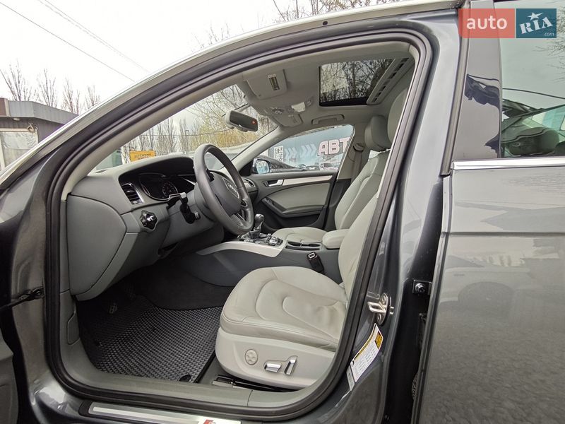 Седан Audi A4 2013 в Киеве