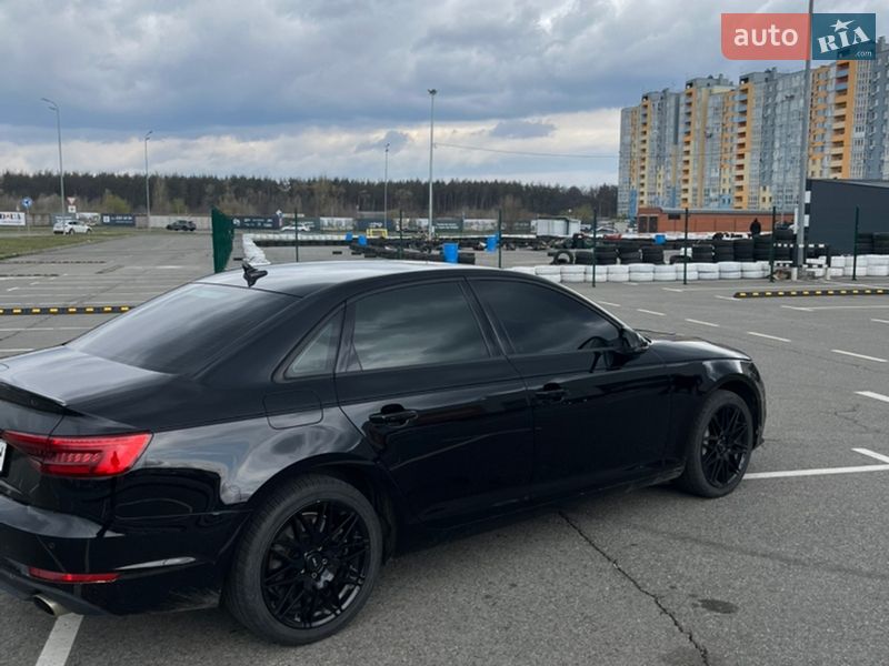Седан Audi A4 2016 в Киеве