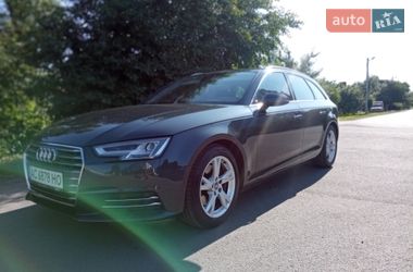 Универсал Audi A4 2017 в Луцке