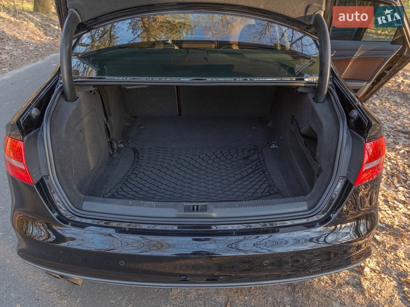 Седан Audi A4 2015 в Києві