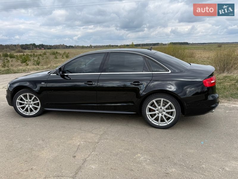 Седан Audi A4 2015 в Вараше