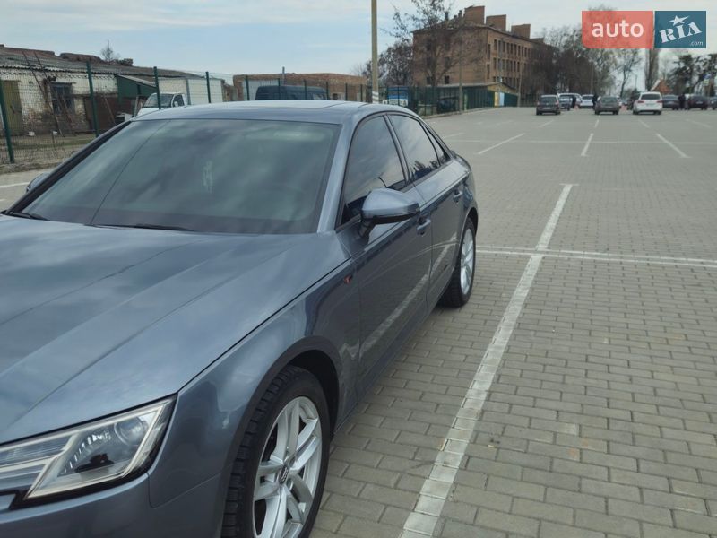 Седан Audi A4 2017 в Ромнах