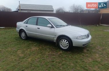 Седан Audi A4 1995 в Ромнах