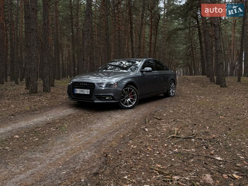 Седан Audi A4 2012 в Лубнах
