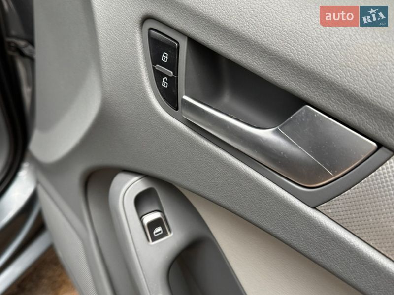 Седан Audi A4 2012 в Лубнах