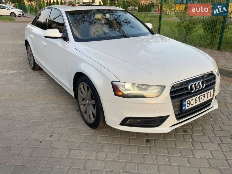 Седан Audi A4 2013 в Львове