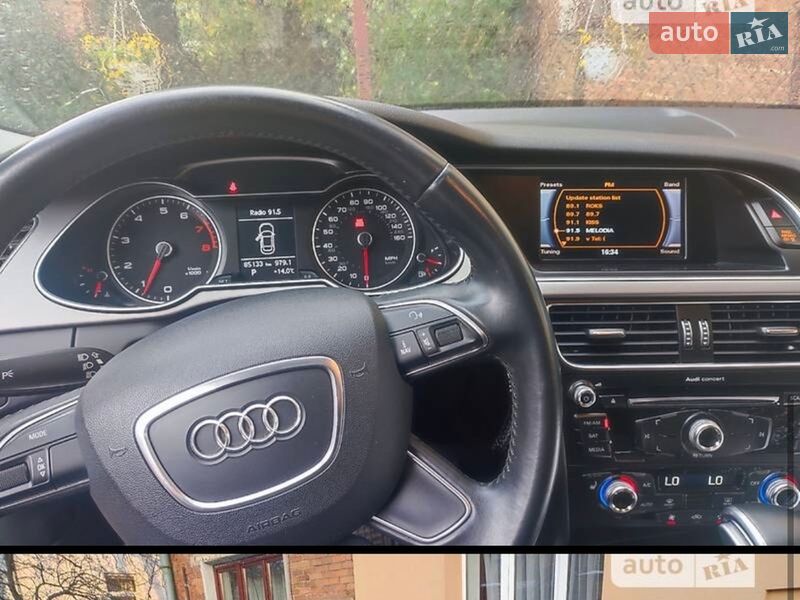 Седан Audi A4 2014 в Львові