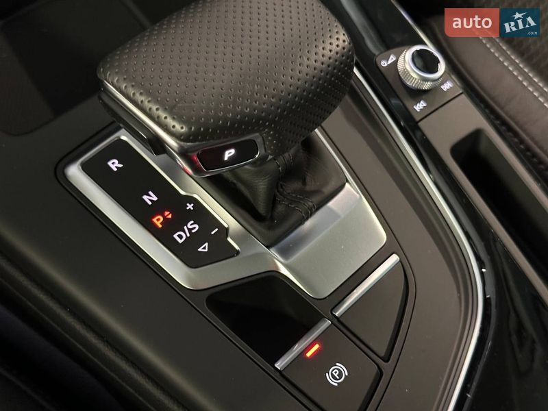 Седан Audi A4 2021 в Львові