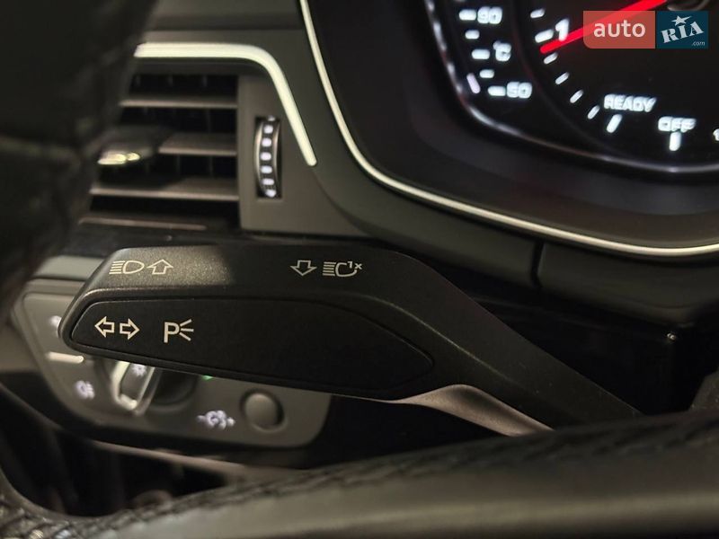 Седан Audi A4 2021 в Львові