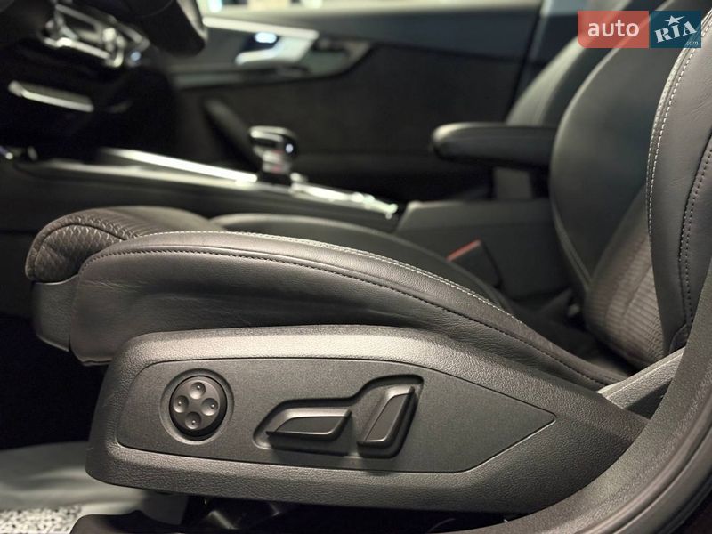 Седан Audi A4 2021 в Львові