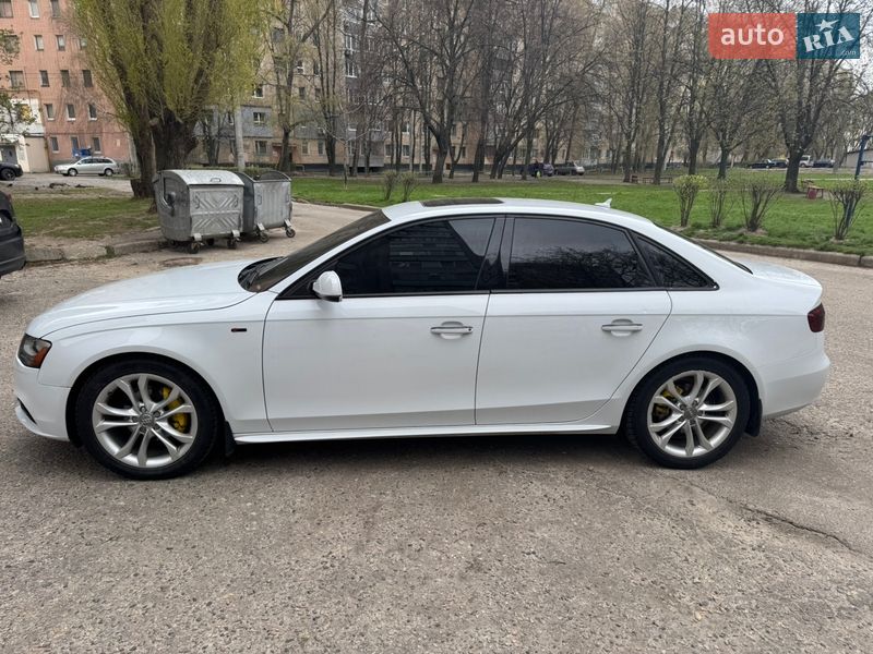 Седан Audi A4 2012 в Харкові