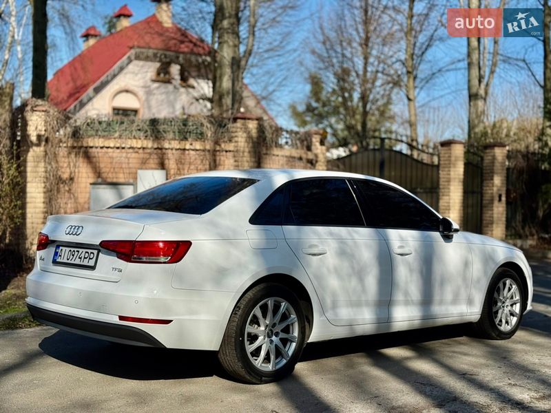 Седан Audi A4 2017 в Киеве