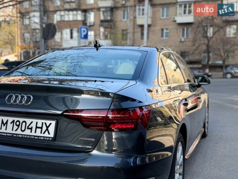 Седан Audi A4 2021 в Киеве