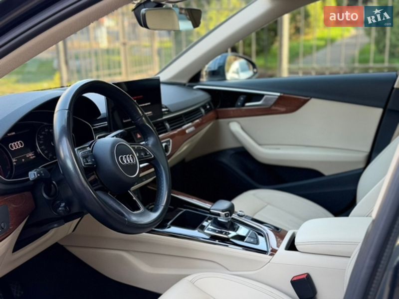 Седан Audi A4 2021 в Киеве