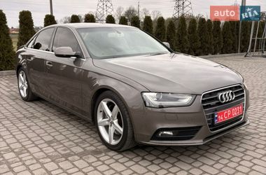 Седан Audi A4 2015 в Львові