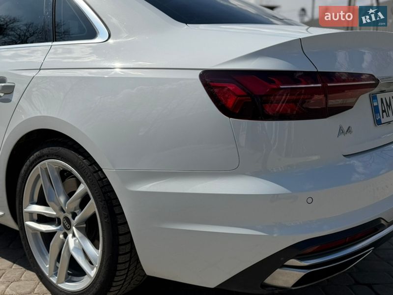 Седан Audi A4 2021 в Виннице
