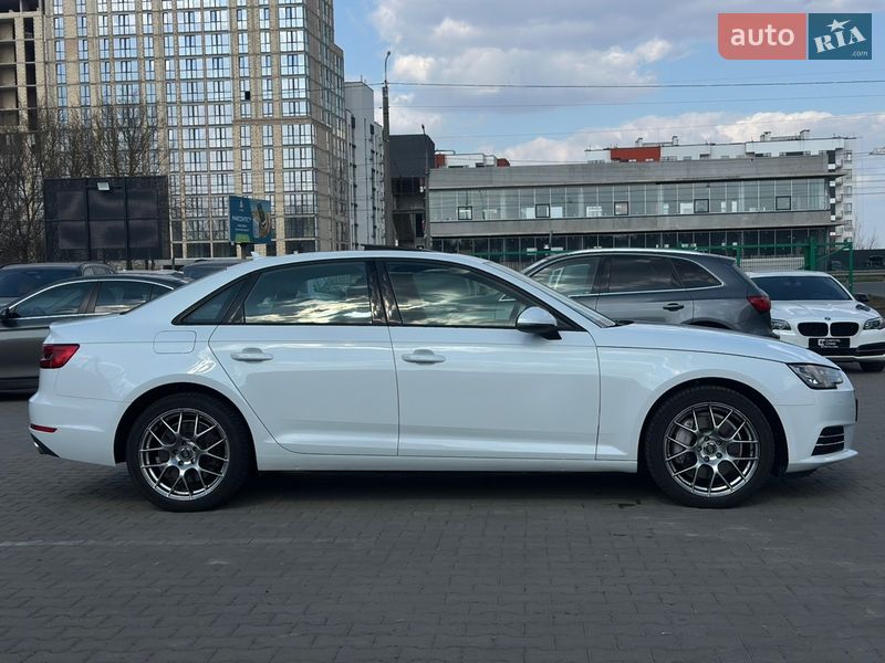 Седан Audi A4 2017 в Луцьку