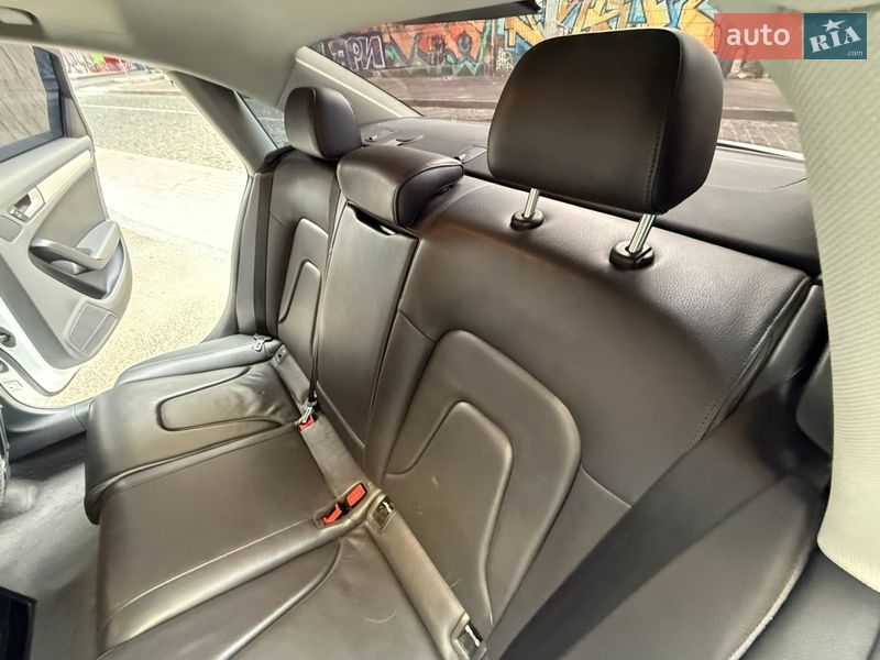 Седан Audi A4 2014 в Одессе